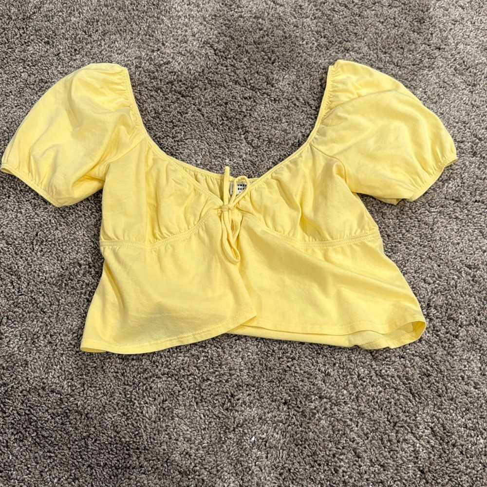 NWOT yellow Aritzia crop top size 2XS